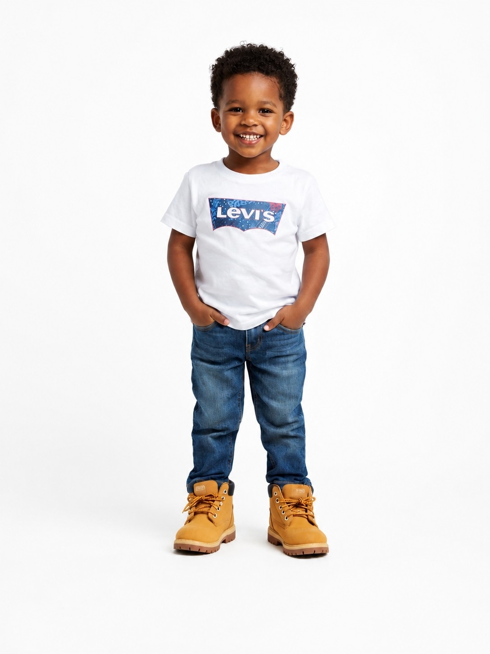 Levi's Kids White T-Shirt Boy's Size 5 Medium, 5-6 years